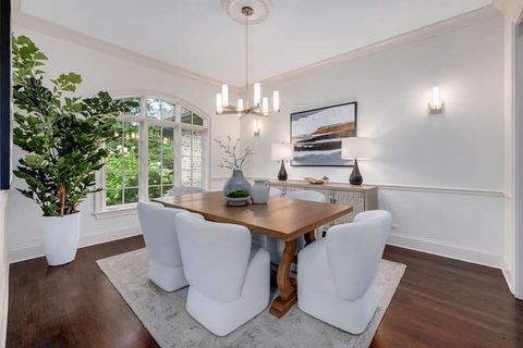 Tiny photo for 210 W Hickory Street, Hinsdale, IL 60521 (MLS # 12453006)
