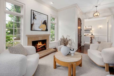 Tiny photo for 210 W Hickory Street, Hinsdale, IL 60521 (MLS # 12453006)