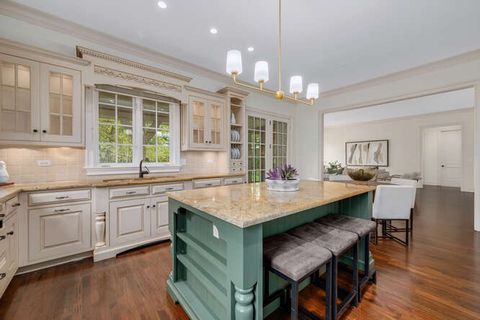 Tiny photo for 210 W Hickory Street, Hinsdale, IL 60521 (MLS # 12453006)
