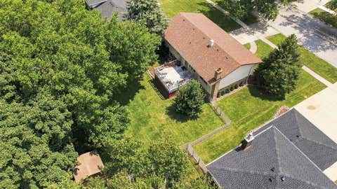 Tiny photo for 18W108 71st Street, Darien, IL 60561 (MLS # 12717924)