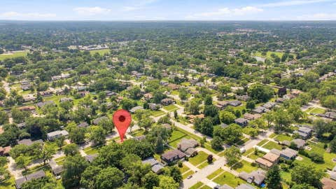 Tiny photo for 18W108 71st Street, Darien, IL 60561 (MLS # 12717924)