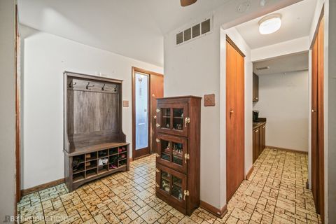 Tiny photo for 5 Cour Caravelle, Palos Hills, IL 60465 (MLS # 12483121)