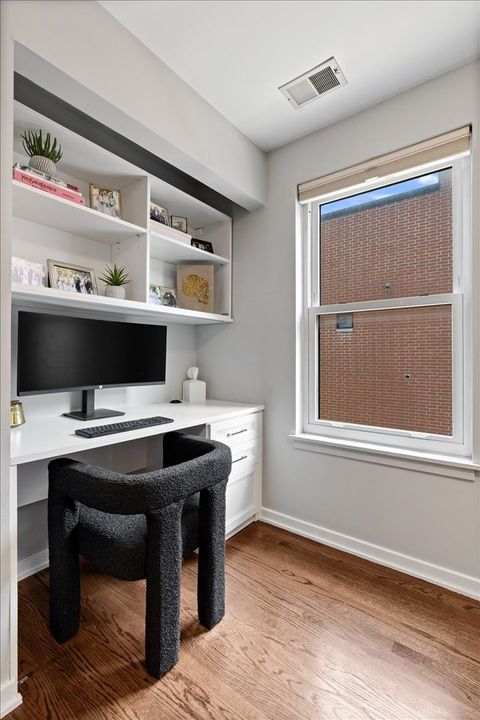Tiny photo for 916 W Fletcher Street #C, Chicago, IL 60657 (MLS # 12487933)