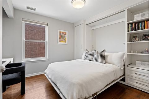 Tiny photo for 916 W Fletcher Street #C, Chicago, IL 60657 (MLS # 12487933)