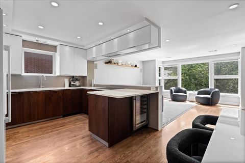 Tiny photo for 916 W Fletcher Street #C, Chicago, IL 60657 (MLS # 12487933)