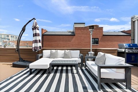 Tiny photo for 916 W Fletcher Street #C, Chicago, IL 60657 (MLS # 12487933)