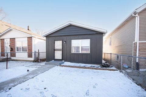 Photo of 1005 W 103rd Street, Chicago, IL 60643 (MLS # 12549707)