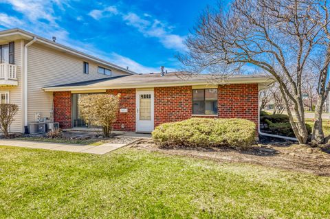 Photo of 1318 Yarmouth Court #0, Schaumburg, IL 60193 (MLS # 12600335)