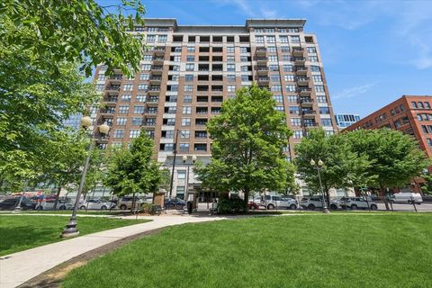 Photo of 849 N Franklin Street #1121, Chicago, IL 60610 (MLS # 12653186)