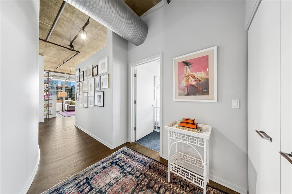 849 N Franklin Street 1121