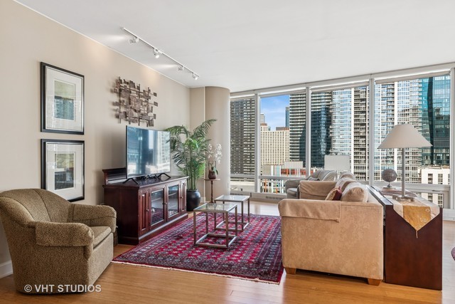 340 E Randolph Street 1300
