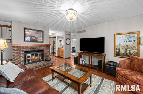 Tiny photo for 1120 TERRACE PARK Drive, Bettendorf, IA 52722 (MLS # QC4269498)