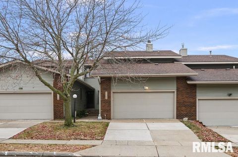Photo of 1120 TERRACE PARK Drive, Bettendorf, IA 52722 (MLS # QC4269498)