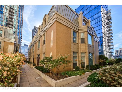 25 E SUPERIOR Street 11D Chicago IL 60611