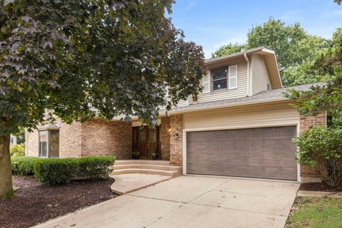 Photo of 8 Keystone Court, Bolingbrook, IL 60440 (MLS # 12736638)