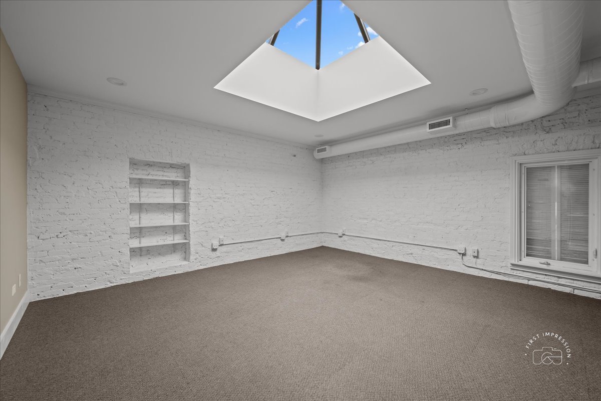 St. Charles, Illinois 60174, United States, ,Commercial,Active,240635