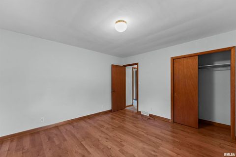 Tiny photo for 1117 BOBETTA Court, Clinton, IA 52732 (MLS # QC4268513)