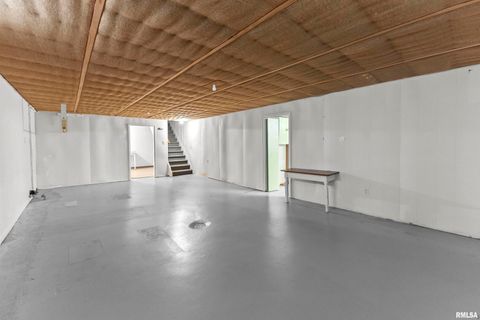 Tiny photo for 1117 BOBETTA Court, Clinton, IA 52732 (MLS # QC4268513)