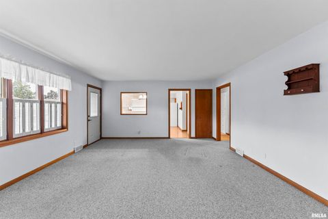 Tiny photo for 1117 BOBETTA Court, Clinton, IA 52732 (MLS # QC4268513)