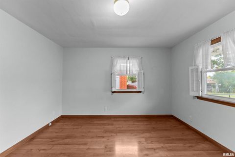 Tiny photo for 1117 BOBETTA Court, Clinton, IA 52732 (MLS # QC4268513)