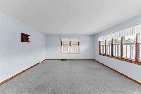 Tiny photo for 1117 BOBETTA Court, Clinton, IA 52732 (MLS # QC4268513)