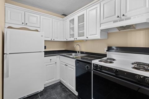 Tiny photo for 2728 N HAMPDEN Court #109, Chicago, IL 60614 (MLS # 12435528)