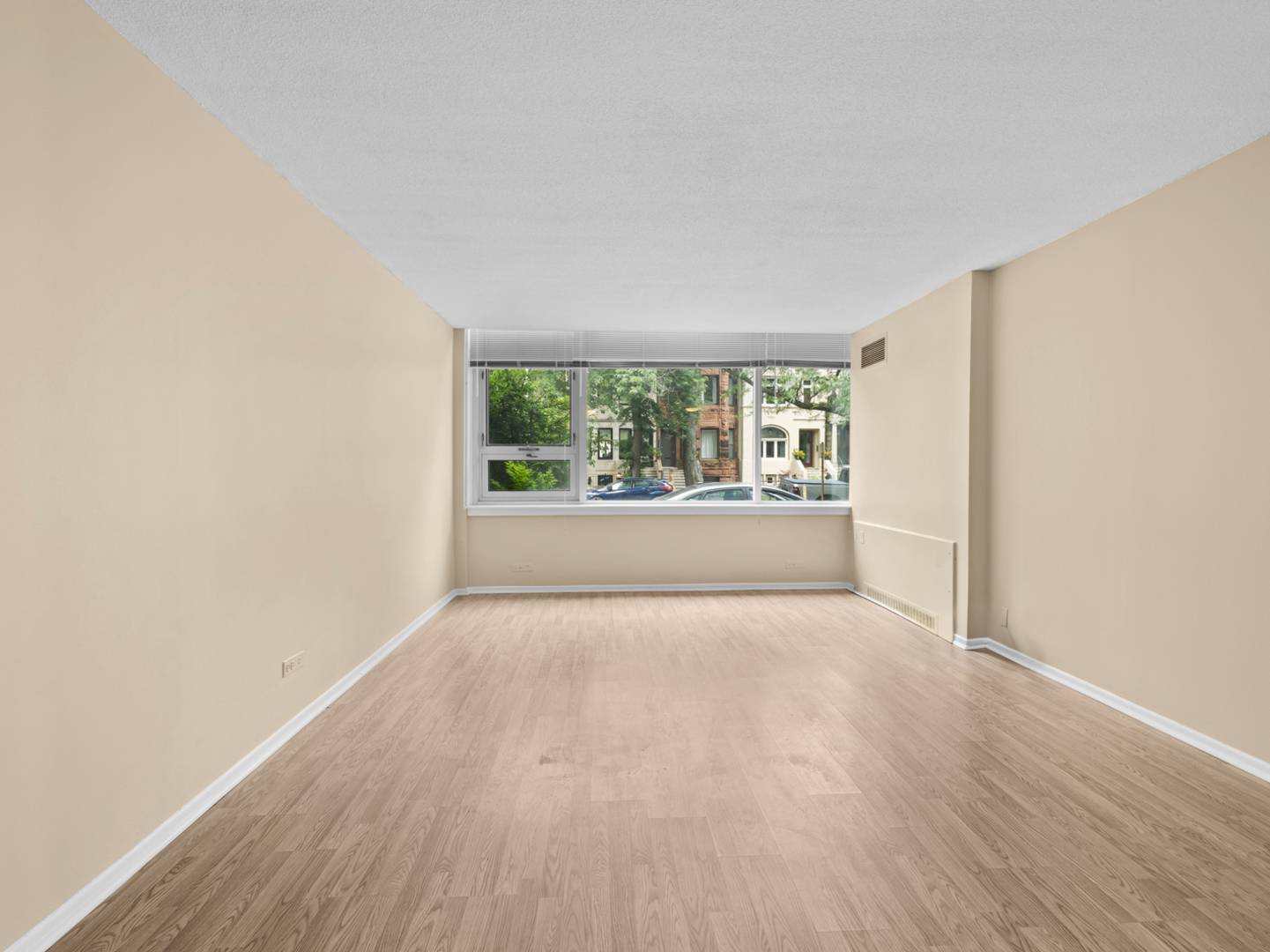 Chicago, Illinois 60614, United States, 1 Bedroom Bedrooms, ,1 BathroomBathrooms,Residential,Active,202248