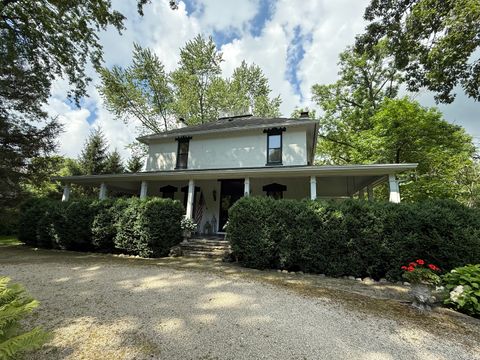 Photo of 666 Maple Avenue, Lake Bluff, IL 60044 (MLS # 12282949)