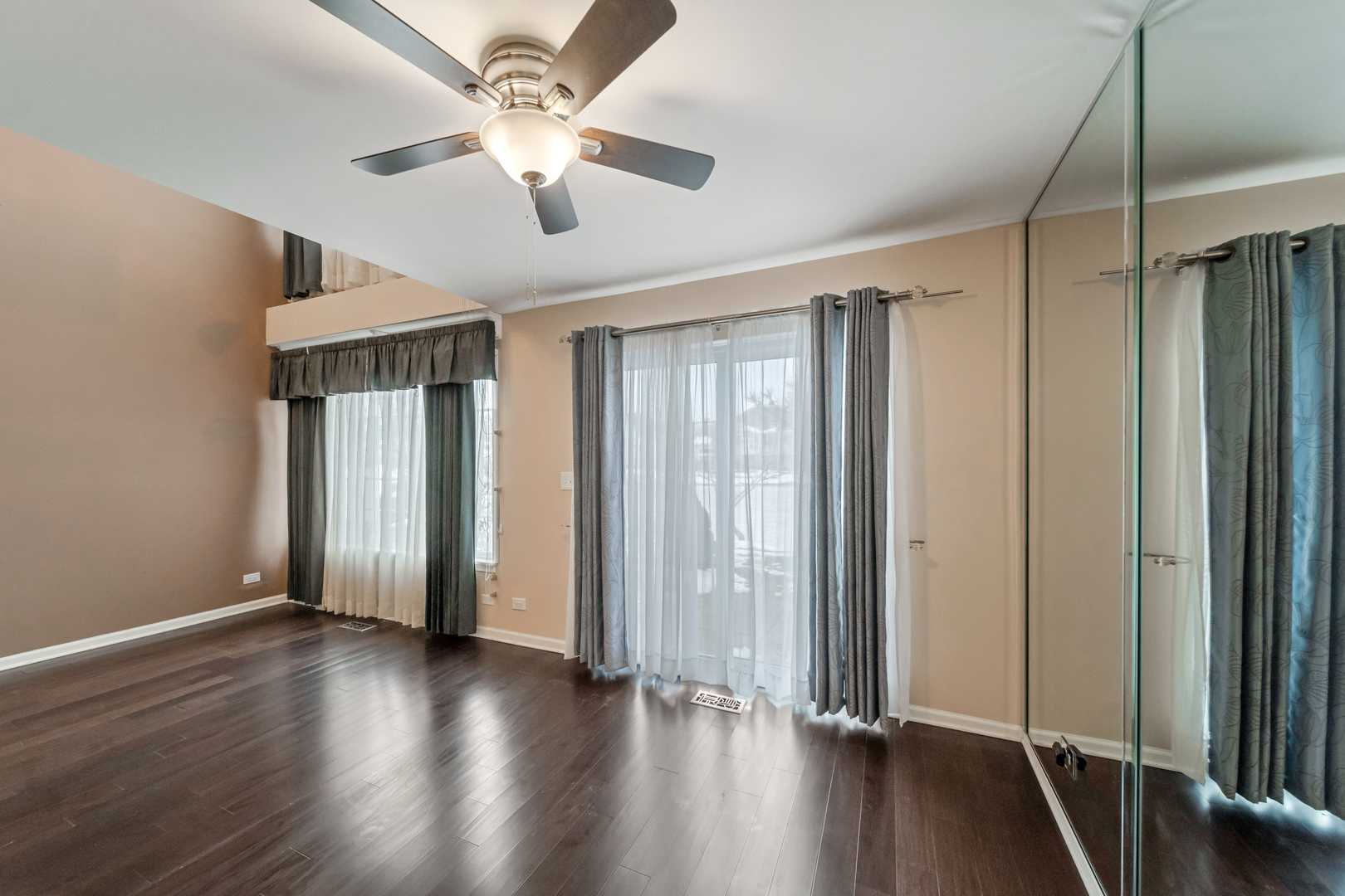 9026 HEATHWOOD Circle