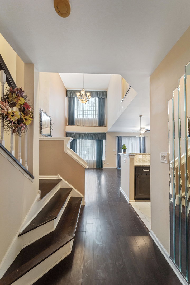 9026 HEATHWOOD Circle