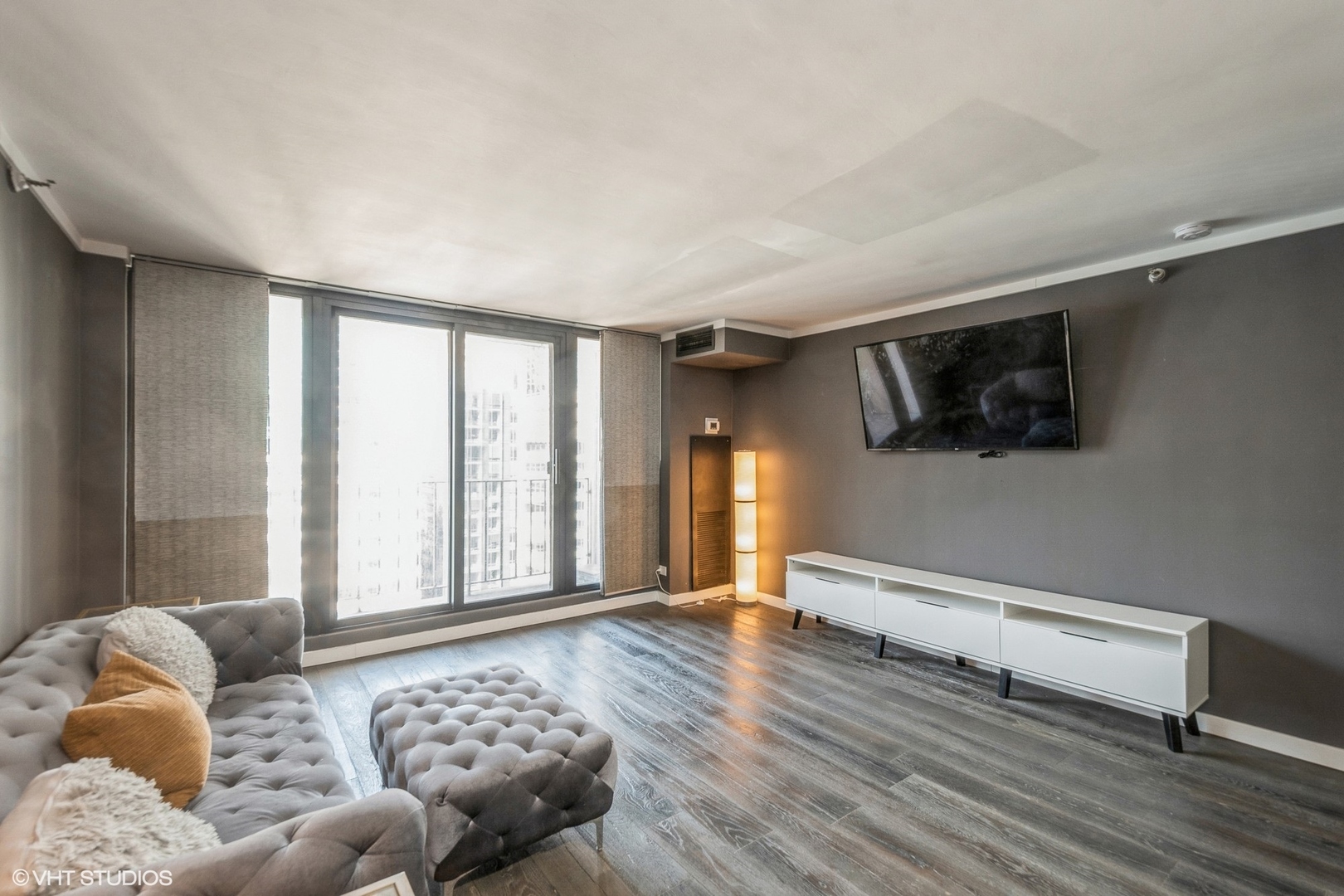 200 N Dearborn Street 2608