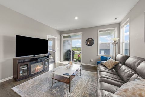 Tiny photo for 1 Savannah Court, Algonquin, IL 60102 (MLS # 12465262)