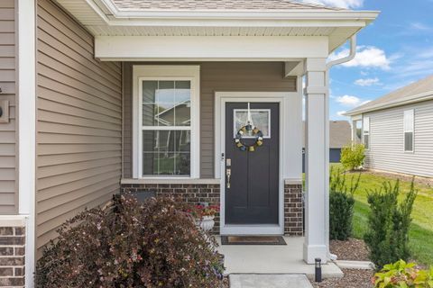 Tiny photo for 1 Savannah Court, Algonquin, IL 60102 (MLS # 12465262)