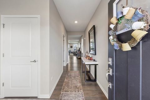 Tiny photo for 1 Savannah Court, Algonquin, IL 60102 (MLS # 12465262)