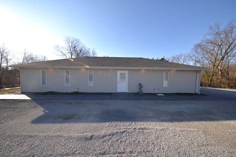 Photo of 16275 N Illinois 37 Highway, Mt Vernon, IL 62864 (MLS # 12575886)
