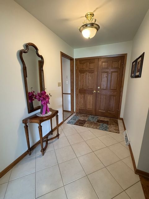 Tiny photo for 2376 Wyckwood Drive, Aurora, IL 60506 (MLS # 12610312)