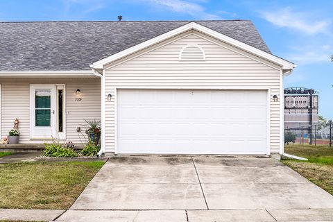 Photo of 2009 Marina Drive, Normal, IL 61761 (MLS # 12490801)
