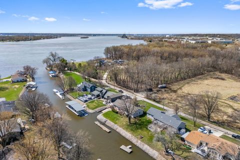 Tiny photo for 3455 W Harbor Drive, Bettendorf, IA 52722 (MLS # 12612336)