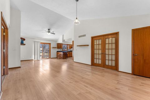 Tiny photo for 3455 W Harbor Drive, Bettendorf, IA 52722 (MLS # 12612336)