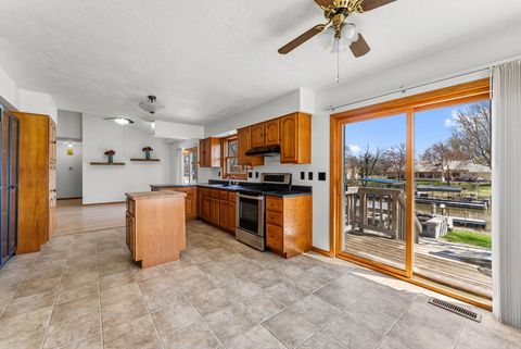 Tiny photo for 3455 W Harbor Drive, Bettendorf, IA 52722 (MLS # 12612336)
