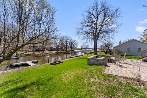 Tiny photo for 3455 W Harbor Drive, Bettendorf, IA 52722 (MLS # 12612336)