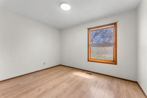 Tiny photo for 3455 W Harbor Drive, Bettendorf, IA 52722 (MLS # 12612336)