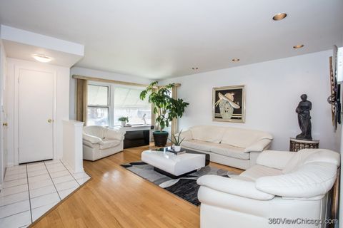Tiny photo for 3836 Harvard Terrace, Skokie, IL 60076 (MLS # 12601532)
