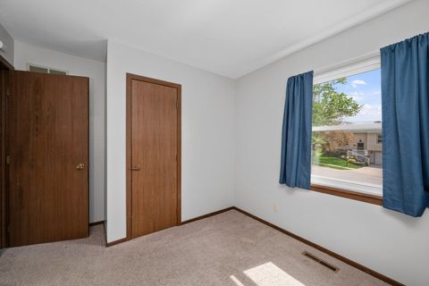 Tiny photo for 2616 Sheffield Drive, Davenport, IA 52806 (MLS # 12583314)