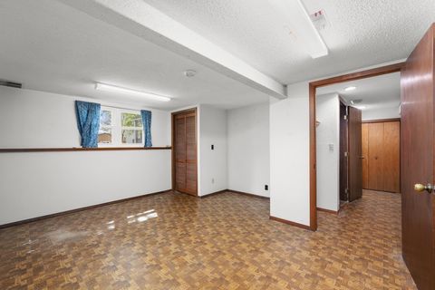 Tiny photo for 2616 Sheffield Drive, Davenport, IA 52806 (MLS # 12583314)
