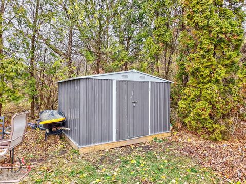 Tiny photo for 2121 Fox Hill Lane, Ottawa, IL 61350 (MLS # 12519553)