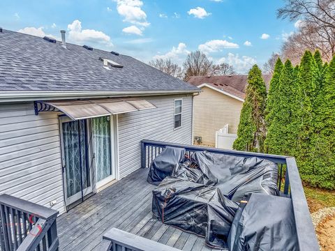 Tiny photo for 2121 Fox Hill Lane, Ottawa, IL 61350 (MLS # 12519553)