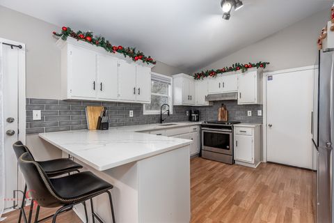 Tiny photo for 2121 Fox Hill Lane, Ottawa, IL 61350 (MLS # 12519553)