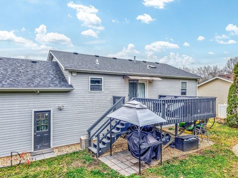 Tiny photo for 2121 Fox Hill Lane, Ottawa, IL 61350 (MLS # 12519553)