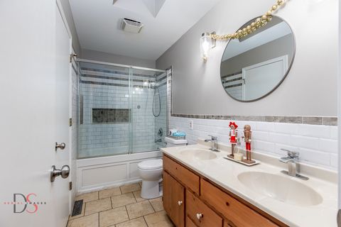 Tiny photo for 2121 Fox Hill Lane, Ottawa, IL 61350 (MLS # 12519553)